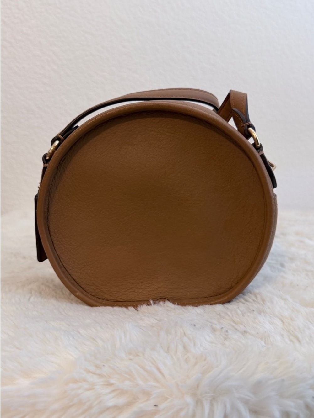 Coach Tan Leather Round Canteen Crossbody Bag EUC - Picture 2 of 14